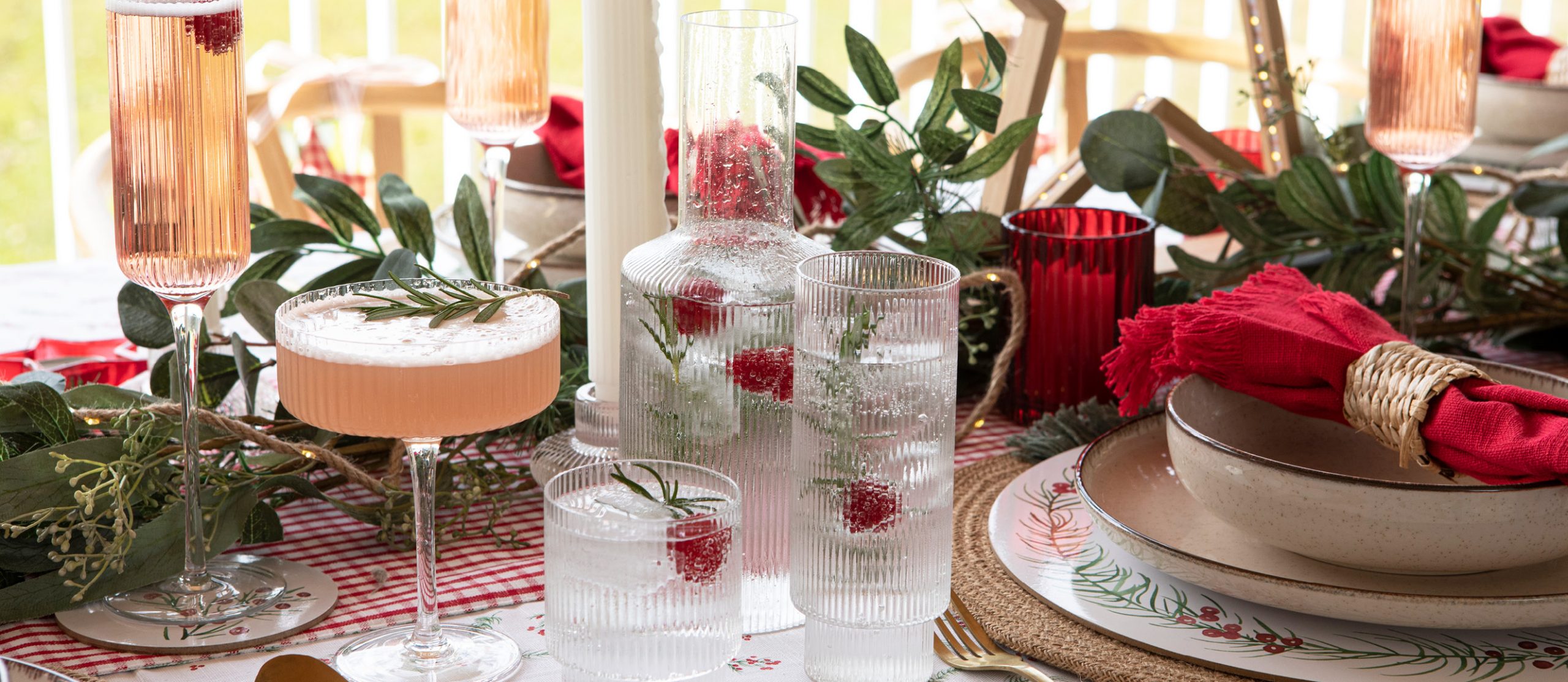 Get creative Christmas table decorations