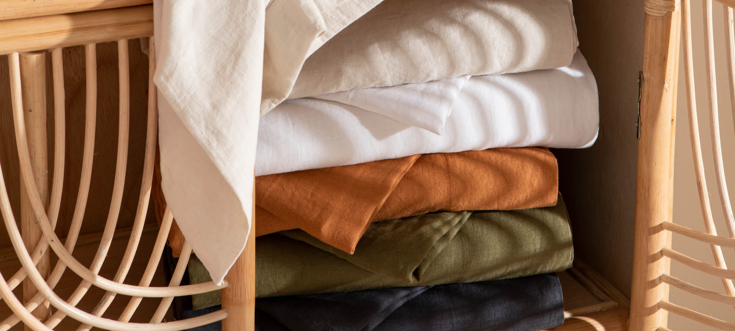 Pillow Talk linen sheet set 